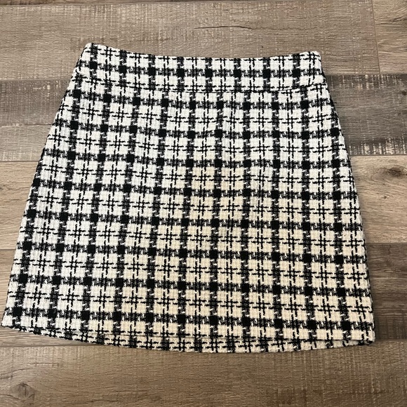 VILA Black and White Checkered Mini Skirt Sz 36 EUC - Picture 5 of 11